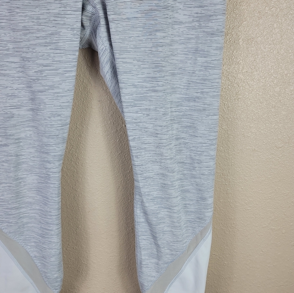 Lululemon Spacedye Scallop Leggings Capris Gray white Mesh Sz 8 , M - Picture 2 of 5